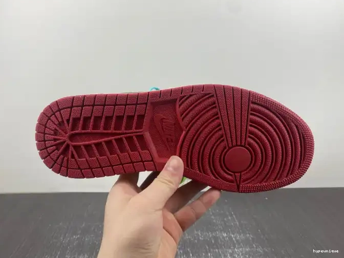 HYPE Room Low x 1 FN0432-017 Trophy Air Jordan OG Home 0622